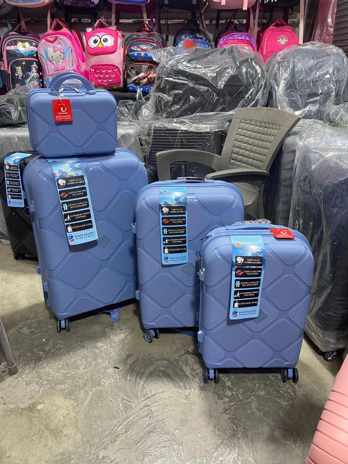 American Tourister Instagon Hard Trolley spinner Luggage Bag 4 PC