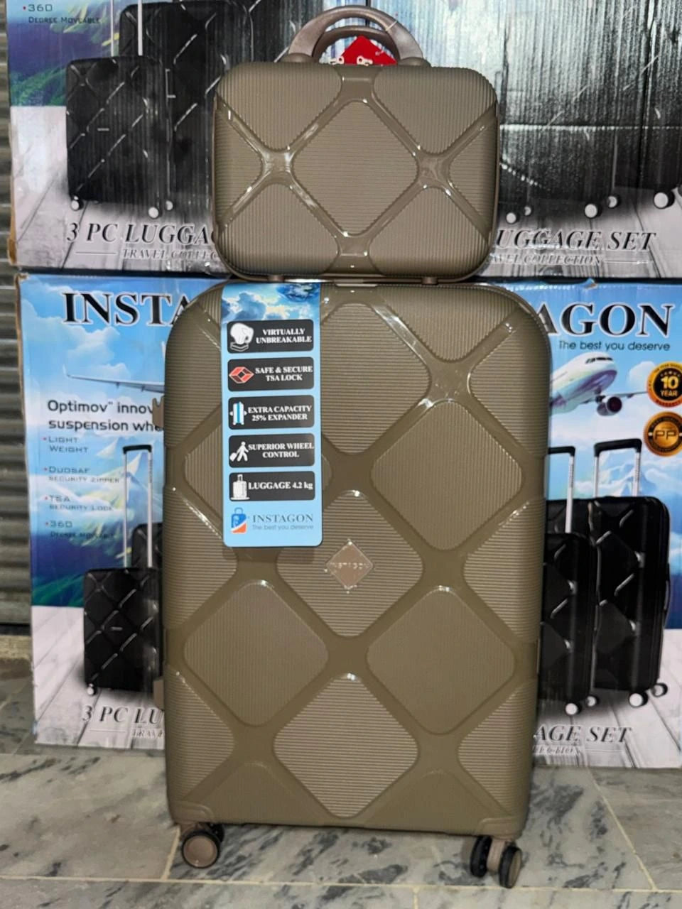 American Tourister Instagon Hard Trolley spinner Luggage Bag 4 PC